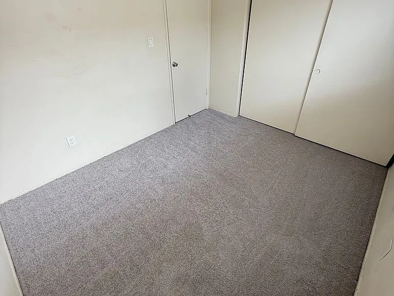 4648 Kansas St — Photo 4