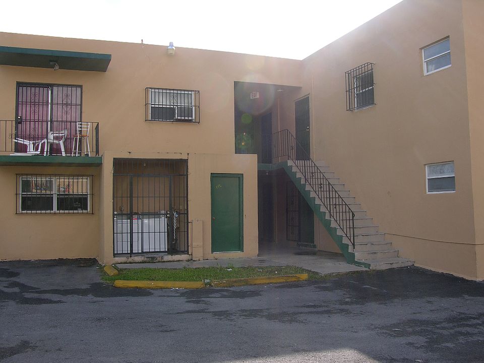 2nd image of 3050 NW 21st Ave APT 4