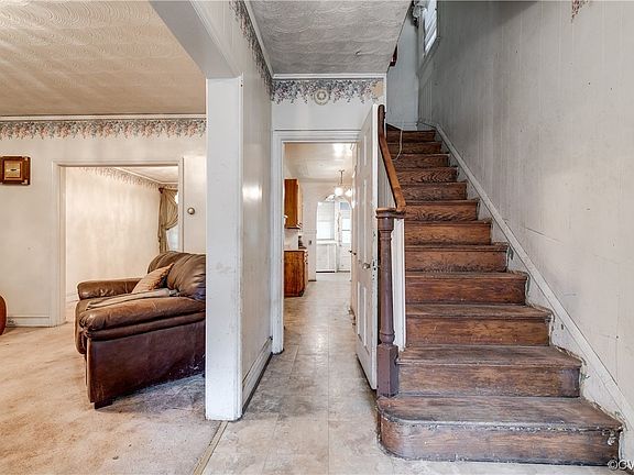 4th image of 2907 Parkwood Ave