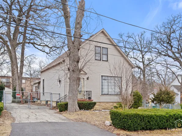 17 Lake St, Lake Zurich, IL 60047