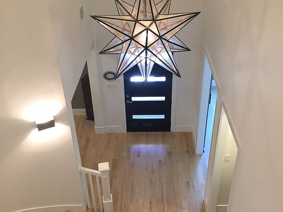 20 ft foyer 