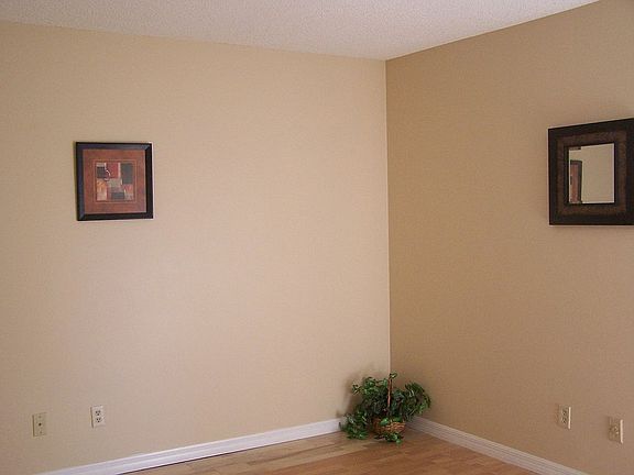 3rd image of 1150 12th Ave SW