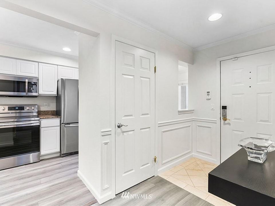 1st image of 410 2nd Ave S APT 312