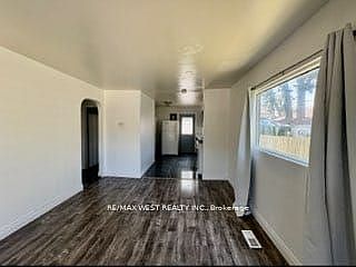 2nd image of 643 Charles St E