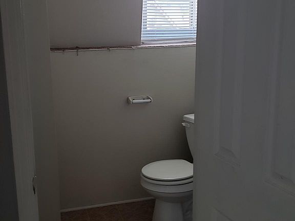 4th image of 715 W 3rd St #6