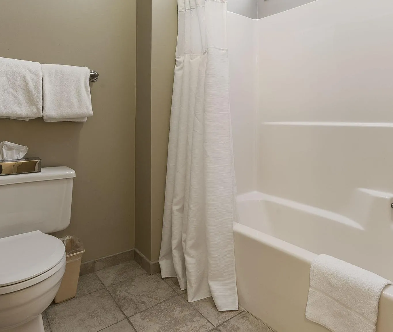 1 bed, 700 sqft, $1,400 — Photo 2