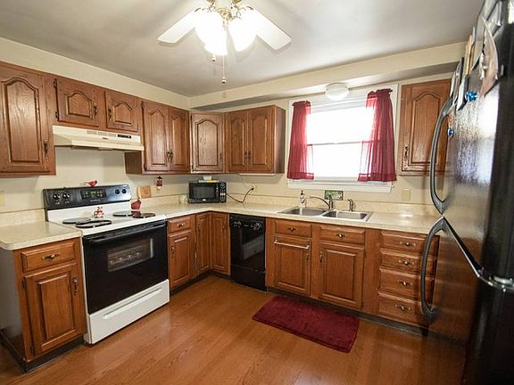 4th image of 208 Mang Ave