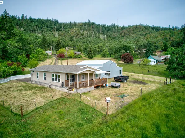 1745 Rifle Range Rd, Roseburg, OR 97470