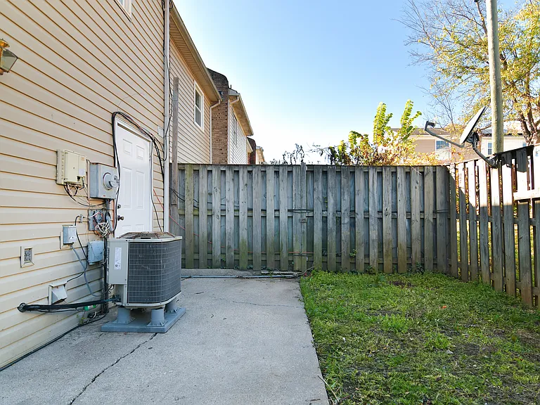 105 Hughey Ct — Photo 26