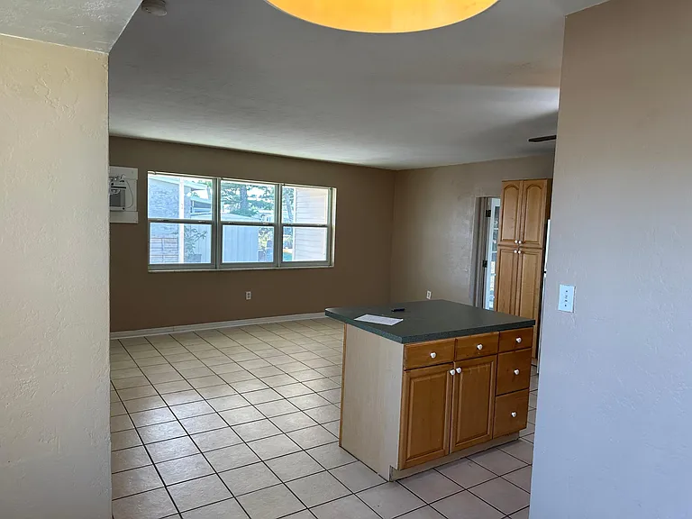 22202 Midway Blvd — Photo 4