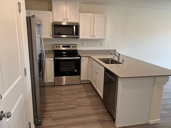 4th image of 10920 Rollingford Ave