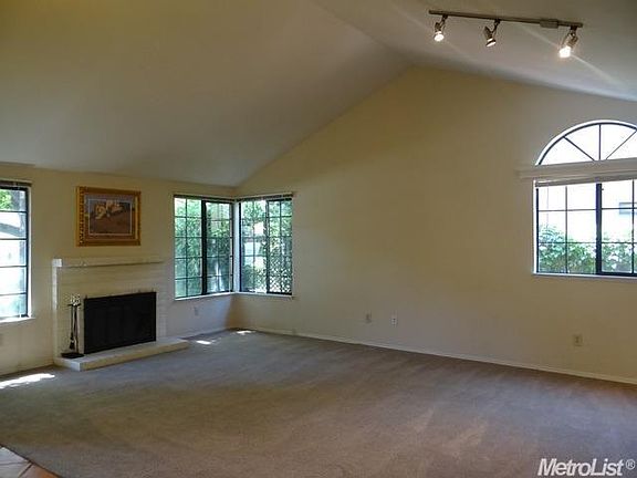 4th image of 3191 Doroteo Way