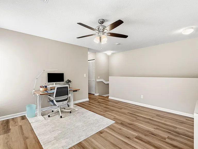 9911 Porta Leona Ln — Photo 21