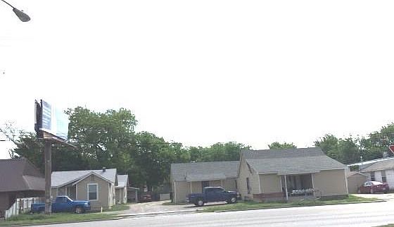 2nd image of 1012 N Grand Ave
