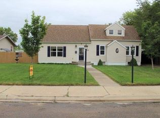 611 2nd St NE, Sidney, MT 59270