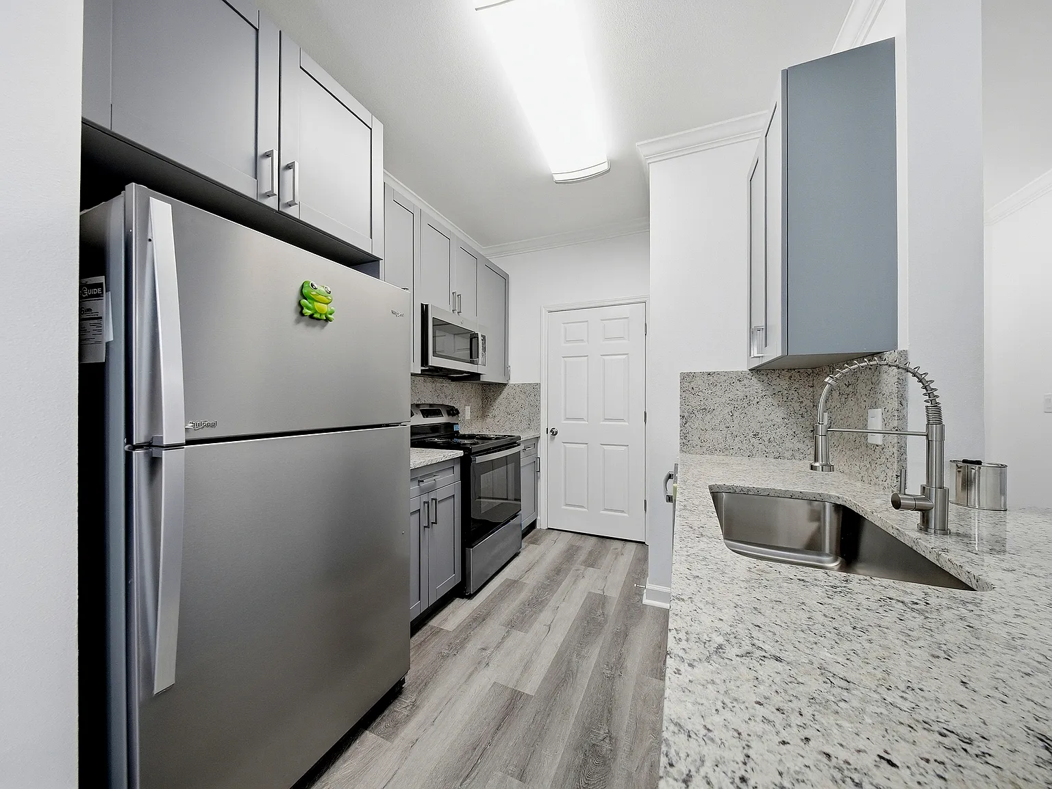 2 bed, 1050 sqft, $1,600 — Photo 1