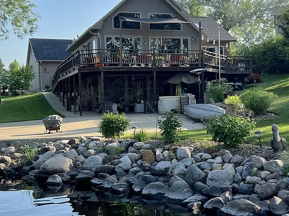 379751 N Shore Dr, Aberdeen, SD 57401