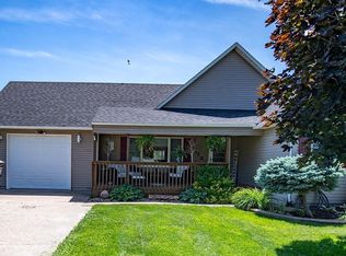 1113 Walnut St, Buffalo, IA 52728