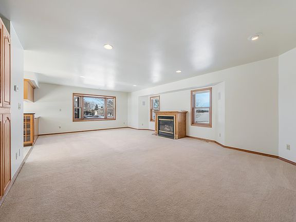 5th image of 1002 Thomas St