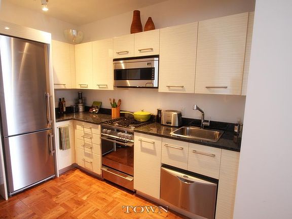 4th image of 20 Exchange Pl APT 824
