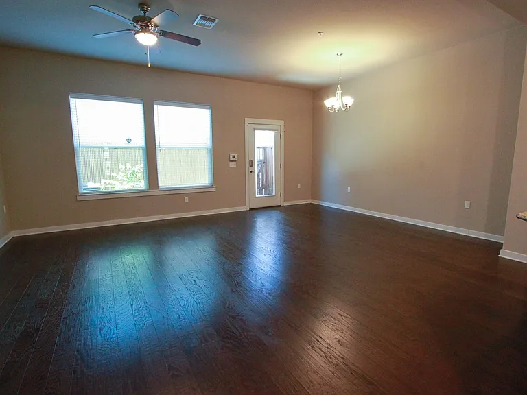 4722 Page St — Photo 3