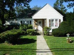 687 High St, Fairfield, CT 06824