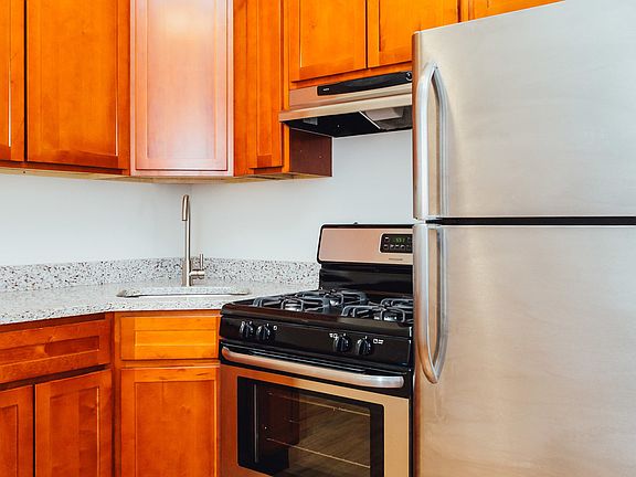 3rd image of 179 Hopkins St #4F