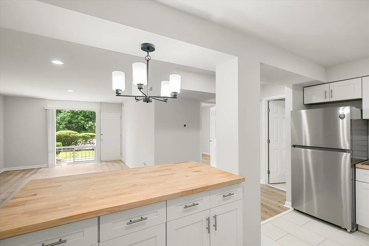 1 bed, 668 sqft, $1,900 — Photo 2