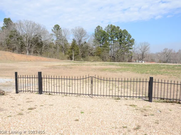 2512 E Central Ave, Lavaca, AR 72941