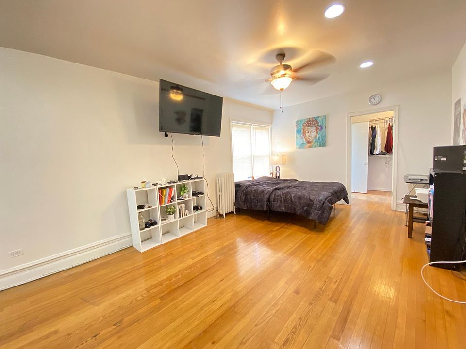 1st image of 5529.5 N Kenmore Ave #2A