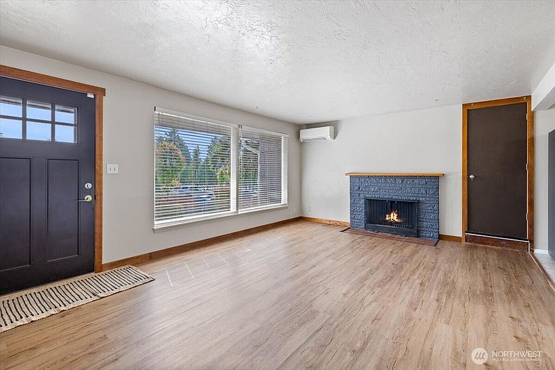 3rd image of 1416 NE 158th Street