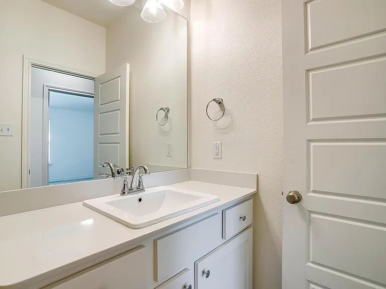 211 Athenia Dr — Photo 18