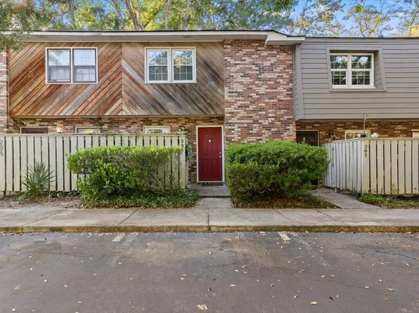 206 Saint Charles Ct, Charleston, SC 29407