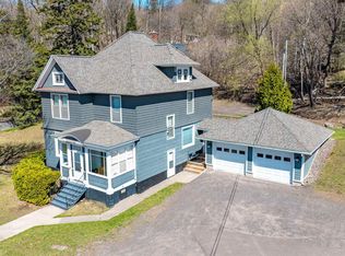 20402 Royce Rd, Hancock, MI 49930