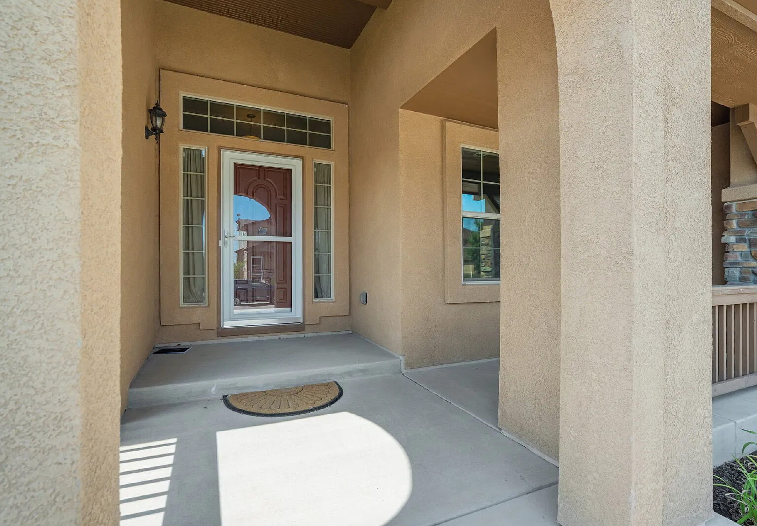 5 bed, 3.0 bath, 3800 sqft, $3,100 — Photo 4