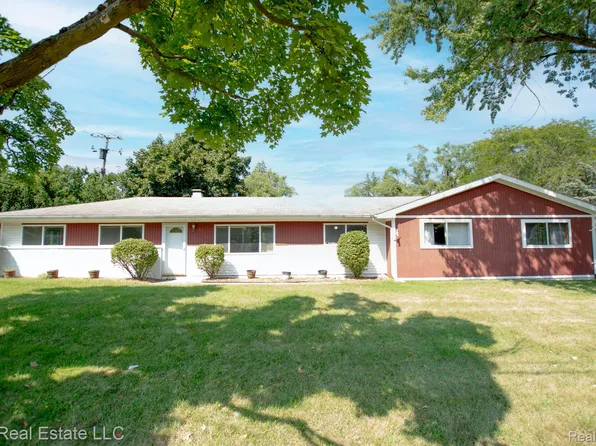6510 Manson Dr, Waterford, MI 48329
