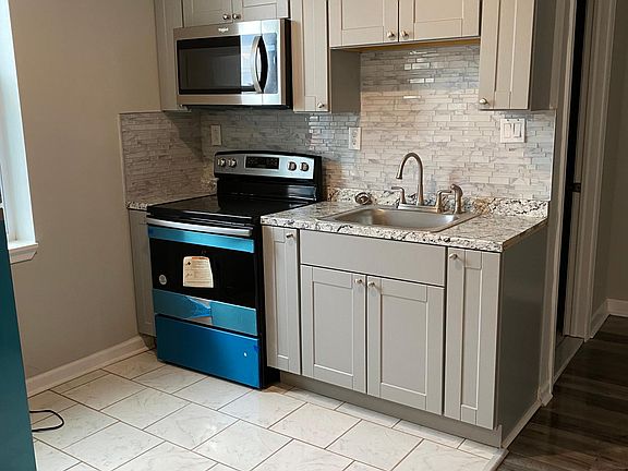 3rd image of 1723 W Tioga St #1-A