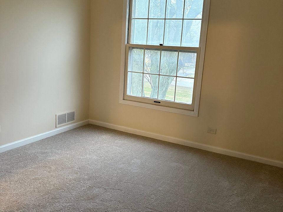 1st image of 1397B S Glen Cir