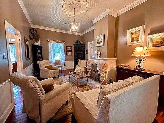 Main House - Living