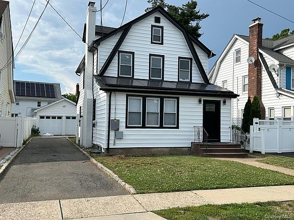 3rd image of 109 Leverich Street