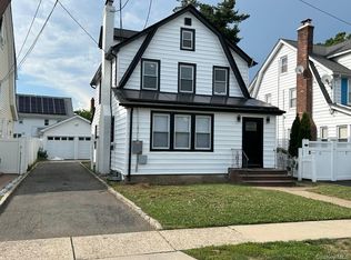 109 Leverich St, Hempstead, NY 11550