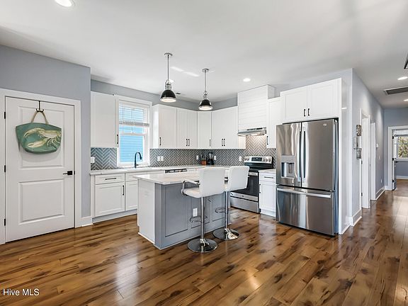 3rd image of 119 NE 27th Street