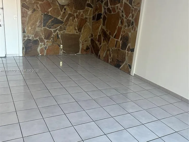 8511 NW 8th St #311 — Photo 1