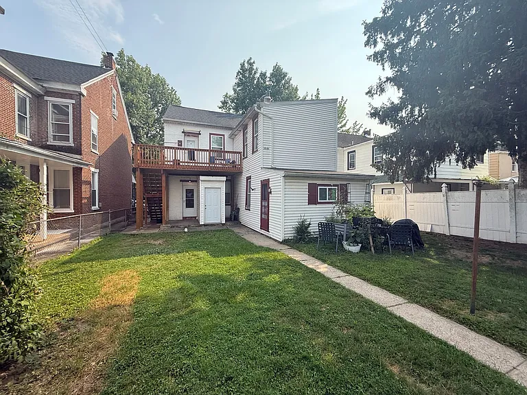 19 Walnut Street — Photo 6
