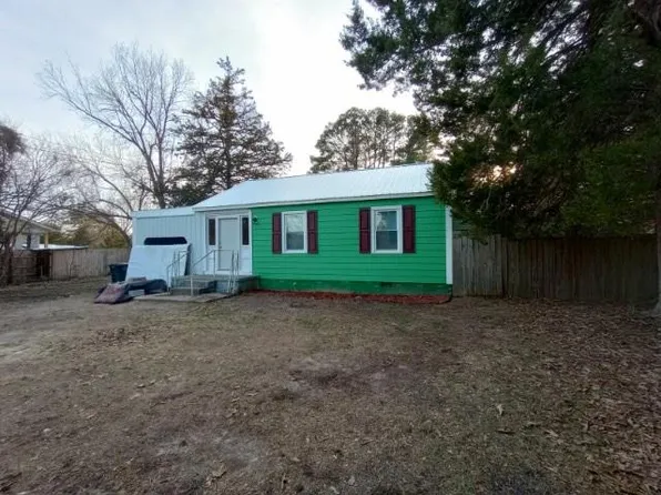 106 Bremer St, Fayetteville, NC 28303