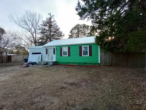 106 Bremer St Photo 1