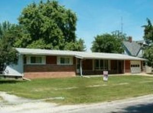 213 S Fulton St, Avon, IL 61415