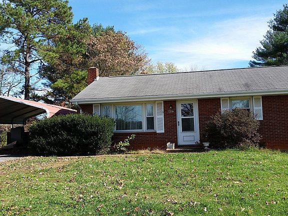 3rd image of 1113 Roundtree Dr