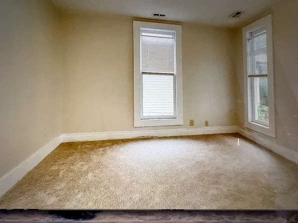 3007-0 R St, Lincoln, NE 68503