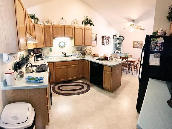 4th image of 706 N Votech Dr